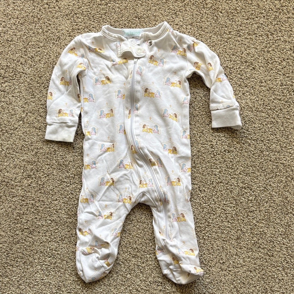 La Luna nativity footie